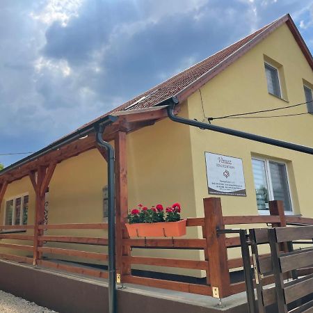 Venusz Ueduelocentrum Tiszacsege Bagian luar foto