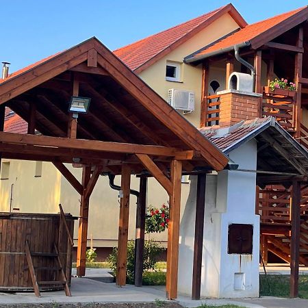 Venusz Ueduelocentrum Tiszacsege Bagian luar foto